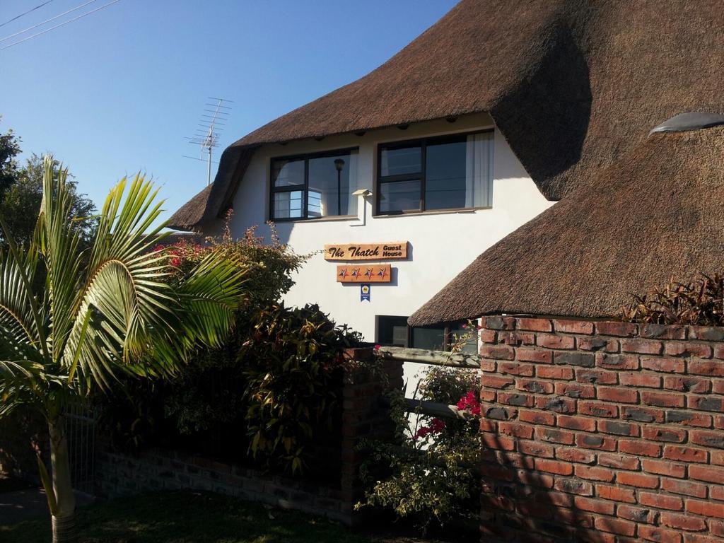 The Thatch Hide East London Extérieur photo